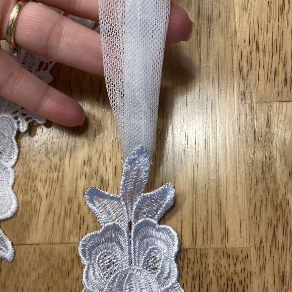 2 Lovely bras - Picture 12 of 16